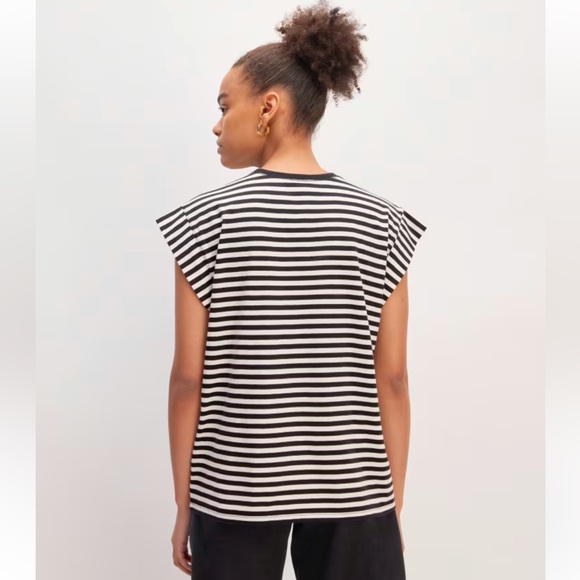The Muscle Tee in Essential Cotton. Black/white stripe edgy muscle tee. Size M. - Picture 4 of 7